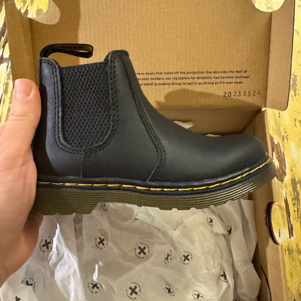 Dr.Martens Air Waves Kids Boots